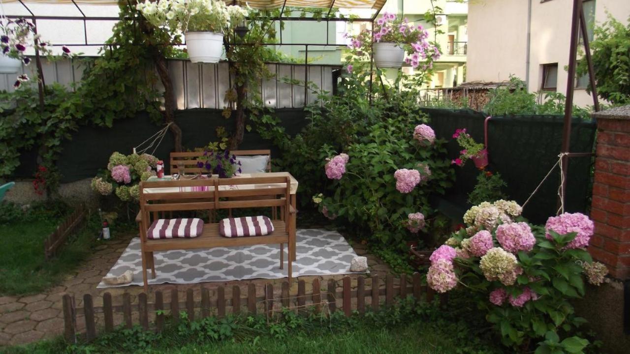 Villa Lakeview Paradise Pestani Kültér fotó