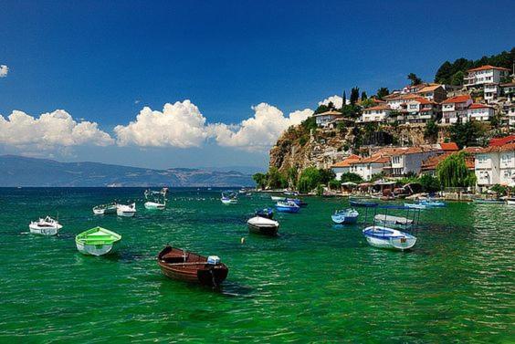 Villa Lakeview Paradise Pestani Kültér fotó
