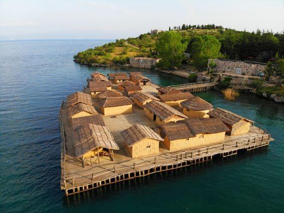 Villa Lakeview Paradise Pestani Kültér fotó